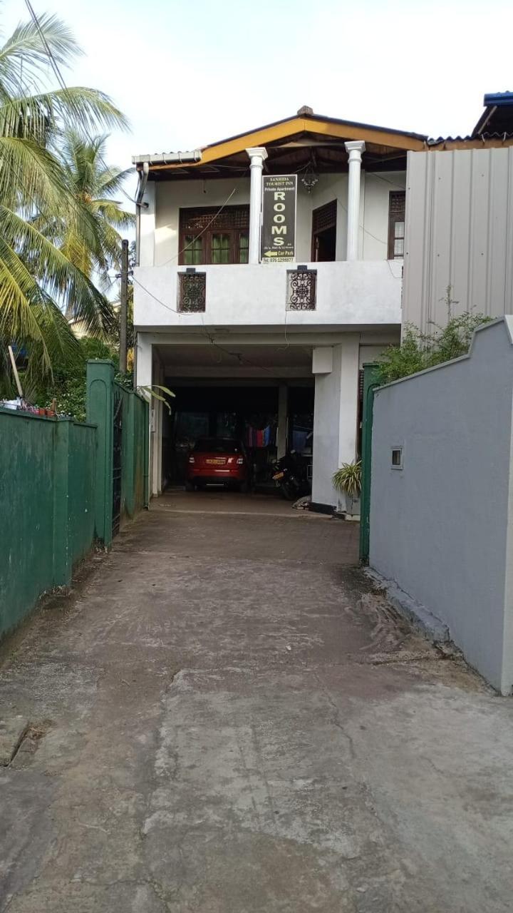 The Sanhinda Tourist Inn Colombo Nugegoda Exterior photo