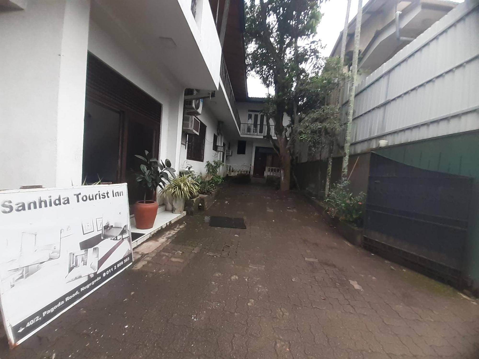 The Sanhinda Tourist Inn Colombo Nugegoda Exterior photo