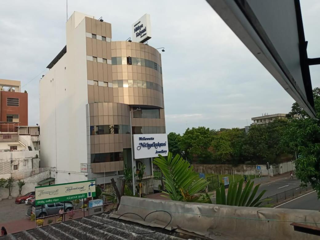 The Sanhinda Tourist Inn Colombo Nugegoda Exterior photo